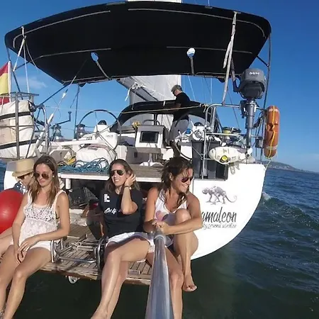 Botel Velero Lujo, 4 Camarotes, 3 Banos, Marina *