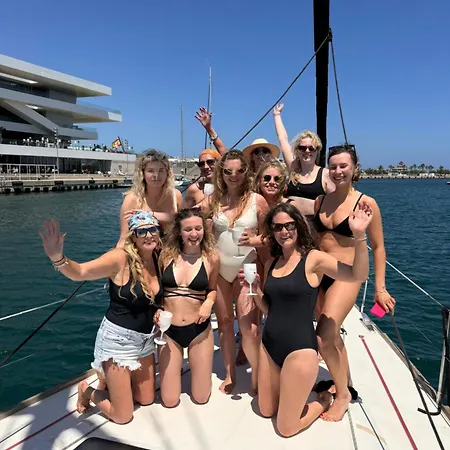 Marine Dream Botel Valencia