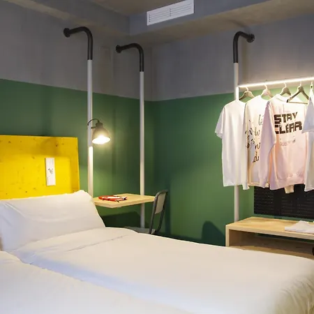 Room00 Hostel *
