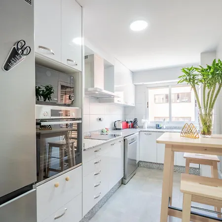 Familiar En Avenida Del Puerto Apartman Valencia