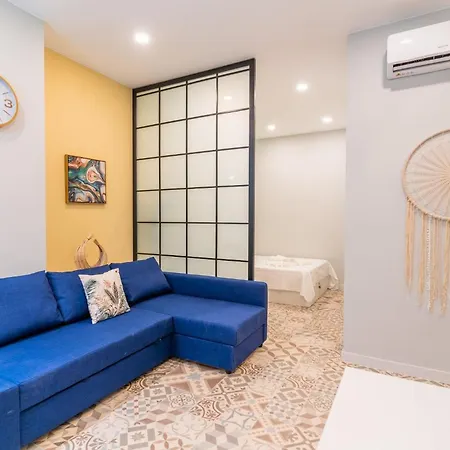 Manjon Leaves Valence