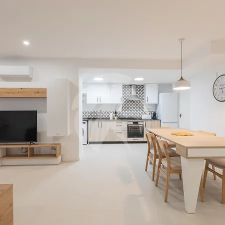 Amplio Cerca Centro Historico Y Turia 5pax 2 Bath Apartment Valencia