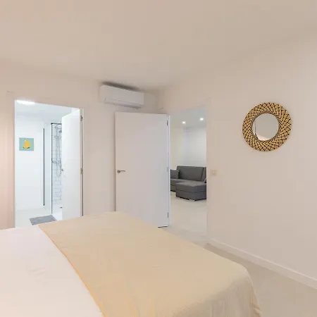 Amplio Cerca Centro Historico Y Turia 5pax 2 Bath Apartment