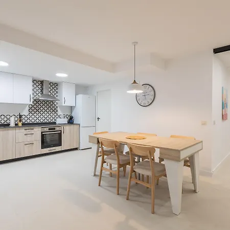 Amplio Cerca Centro Historico Y Turia 5pax 2 Bath Apartment Valencia