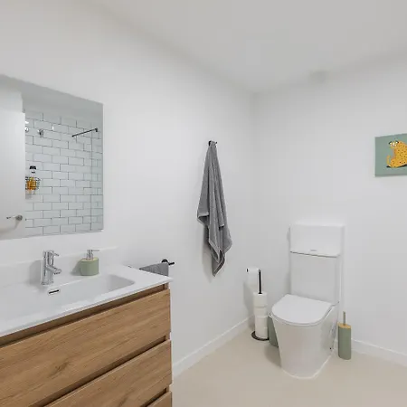 Amplio Cerca Centro Historico Y Turia 5pax 2 Bath Apartment *