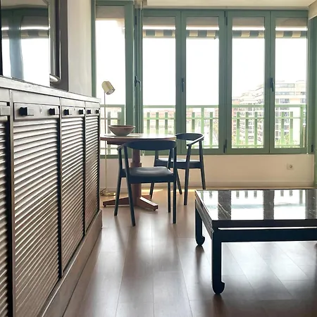 Stylish Well-connected Beachfront Flat Apartamento