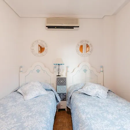 Semesterbostad Chalet, Rodeada De Naturaleza Piscina A Doce Klm De Y 7 Del Aeropuerto *