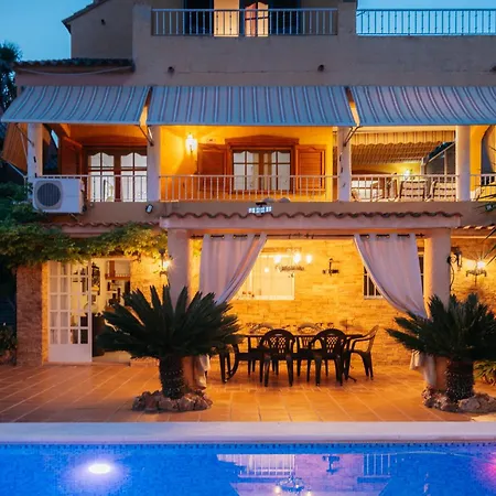 Semesterbostad Chalet, Rodeada De Naturaleza Piscina A Doce Klm De Y 7 Del Aeropuerto