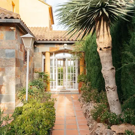 Chalet, Rodeada De Naturaleza Piscina A Doce Klm De Y 7 Del Aeropuerto Valencia