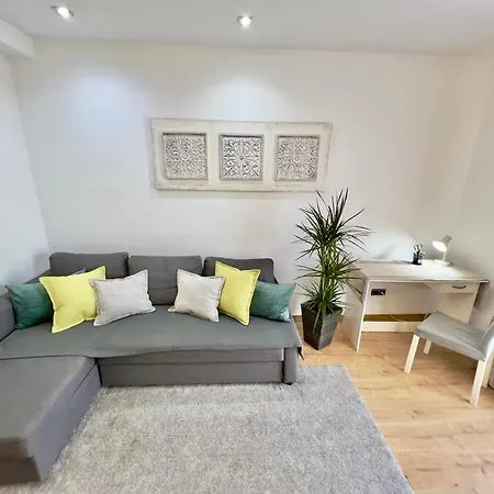 Cozy In Valencia! Wi-fi ! *