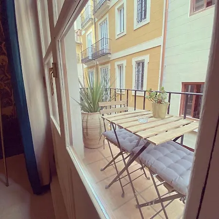 Mediterranean Flats Plaza Redonda Апартаменты *