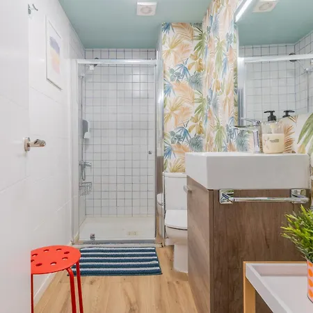 Nautico Junto A La Playa Malvarrosa * 瓦伦西亚