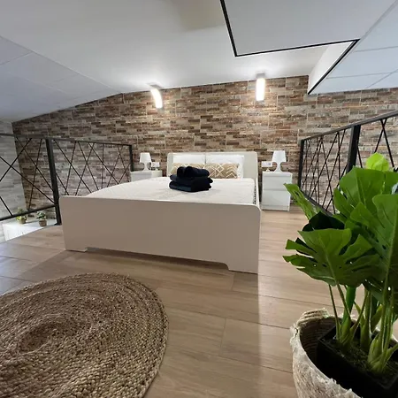 Melia Y Fuster 23c 4* Valence