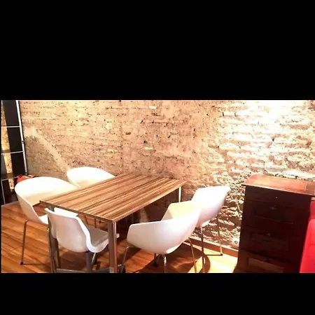 Apartamento Temporal Ciutat Vella 4 *