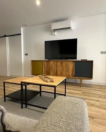 1240 Jordan Apartman Valencia
