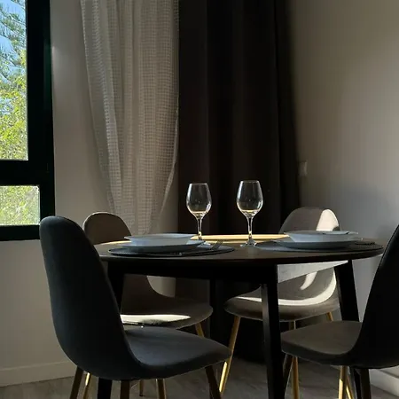 Versus Near Of Arts Iii Appartamento Valenza