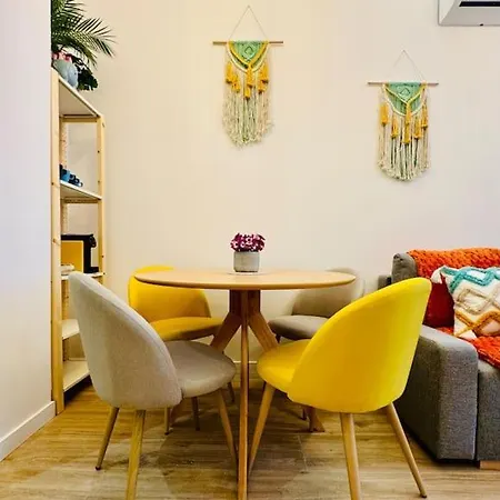 Color & Design Next To Russafa Soho *