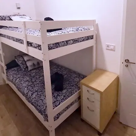 Apartamento Amplio Y Colorido Piso *