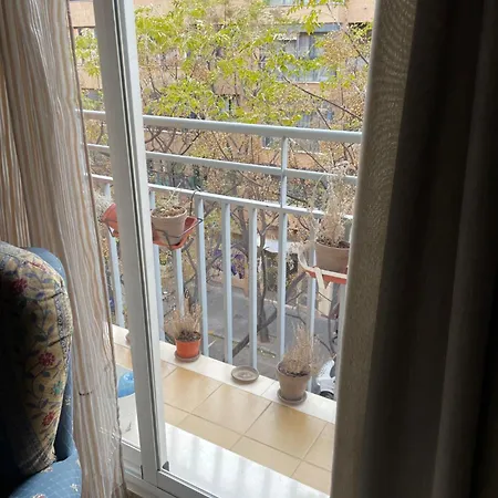 Lägenhet Chica En Vivienda Compartida Con Anfitrion Hombre