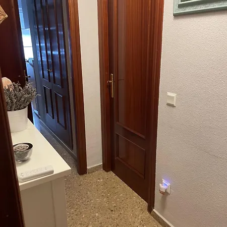 Bonita, Tranquila, Centrica Y Acogedora Habitacion, Solo Chicas, En Vivienda Compartida Con Anfitrion * 瓦伦西亚