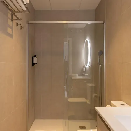 Dorm4you Arena Standar Junior Hotel apartamentowy Walencja