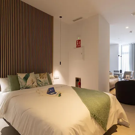 Dorm4you Arena Plaza Apartahotel *