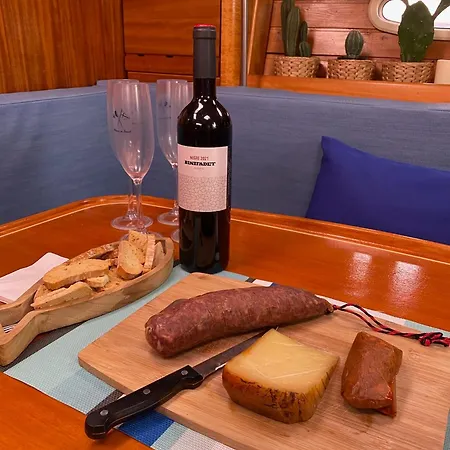 Velero En Puerto De ולנסיה