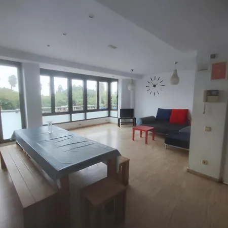 Close To The Sea, Large 170 M2 Apartmentbikes 발렌시아