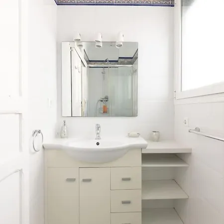 Sleeps 6 Fast Wi-fi 2 Bathrooms * Valencia