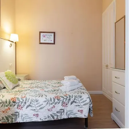 Sleeps 6 Fast Wi-fi 2 Bathrooms Apartment