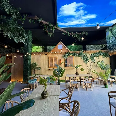 Vandrerhjem The Pod Village Valencia