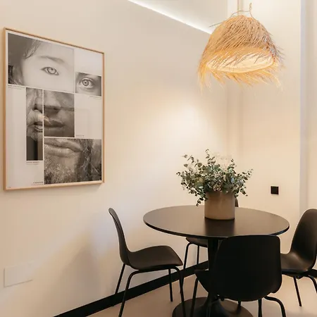 Lovely Exclusivity In Center Apartment