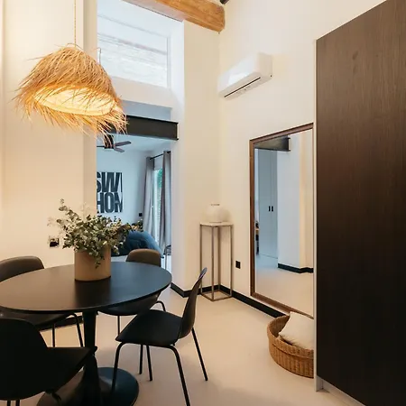 Lovely Exclusivity In Center * Valenza