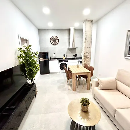 Convenient, Charming 15 Mins From Center Valencia