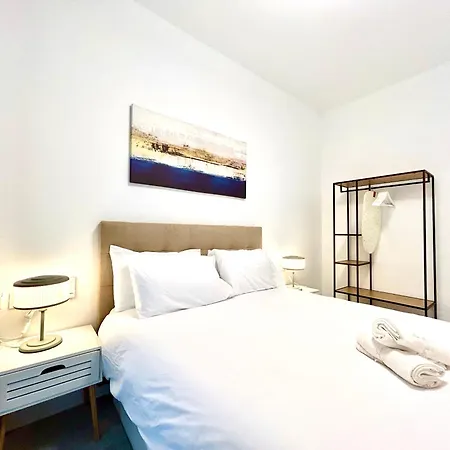 Convenient, Charming 15 Mins From Center Apartment Valencia