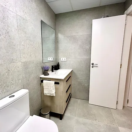 Convenient, Charming 15 Mins From Center *