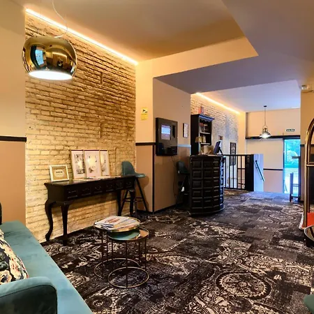 Hografic Hotel 2*