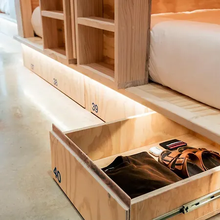 Colo Colo - Single Private Beds バレンシア