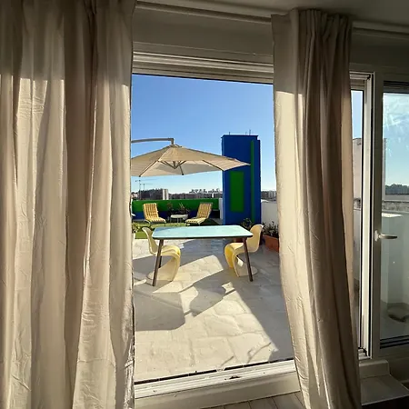 Petite Penthouse With The Sunniest Terrace In Daire