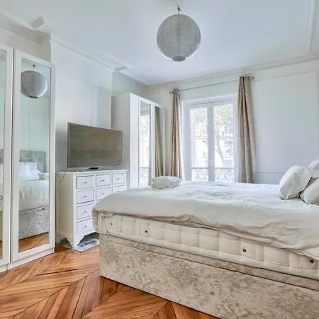 Amazing And Spacious Aparment In Apartment Valencia