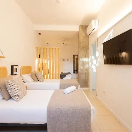 Florit Flats - The Pitiusas فالنسيا