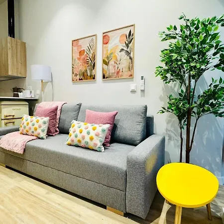 公寓 Cozy & Stylish Loft Near Center *