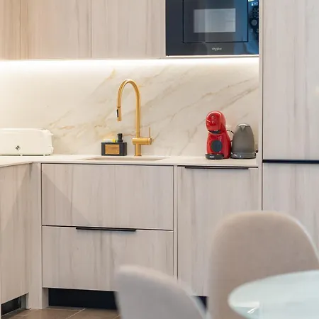 Deluxe - Ciudad De Artes