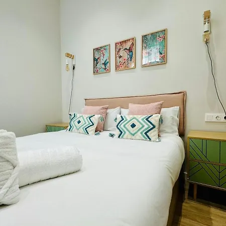 Апартаменты Bright & Stylish Flat Close To Center