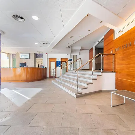 Port Feria מלון 4*