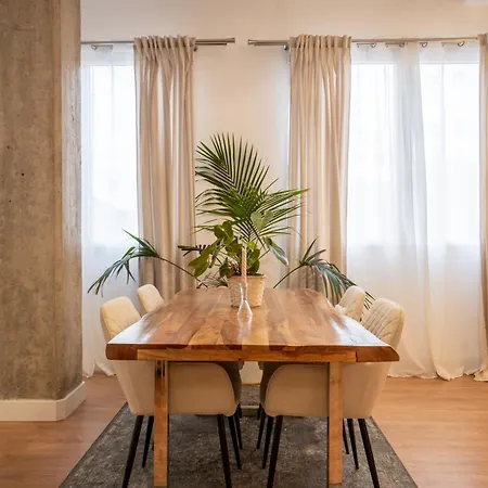 Con Terraza Y Bano Privado Y Comodidades Compartidas 瓦伦西亚