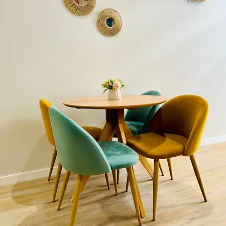 Apartment Design & Style Close To Center *