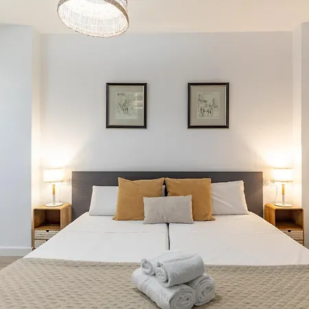 Travel Habitat Ayuntamiento Apartmán *