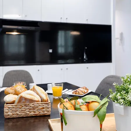 Travel Habitat Ayuntamiento * Valencie