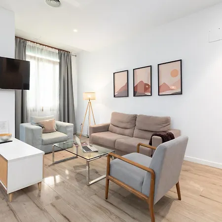 Travel Habitat Ayuntamiento * Valencie